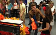 Justin Bieber Returns To Whitney Elementary School Before Billboard Awards