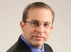 Right Wing Radio Host Pete Santilli: Hillary Clinton ‘Needs To Be Shot In The Vagina’