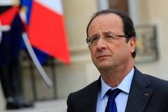 France's Hollande's signs gay marriage bill into law