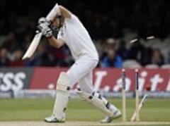England's late collapse brings New Zealand right back into the test match on day three